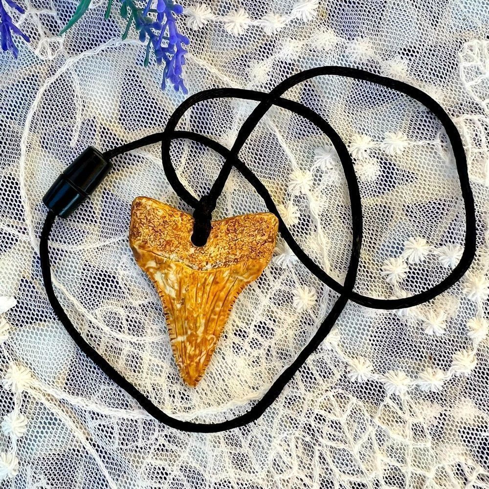 Shark’s Tooth Necklace - Picture 2 of 9